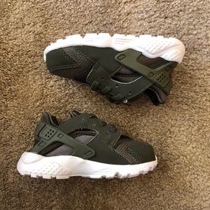 olive green and pink huaraches
